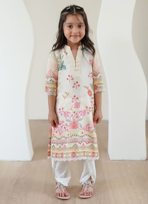 Picture of Faye Ivory Blossom B