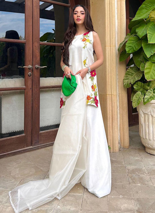 Picture of Alyana Shamsi In Juliet Ivory