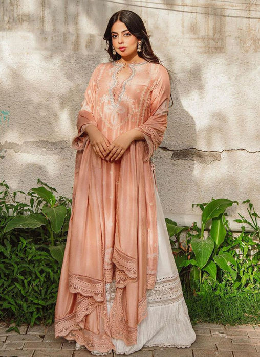 Picture of Yashma Gill In Erica Apricot