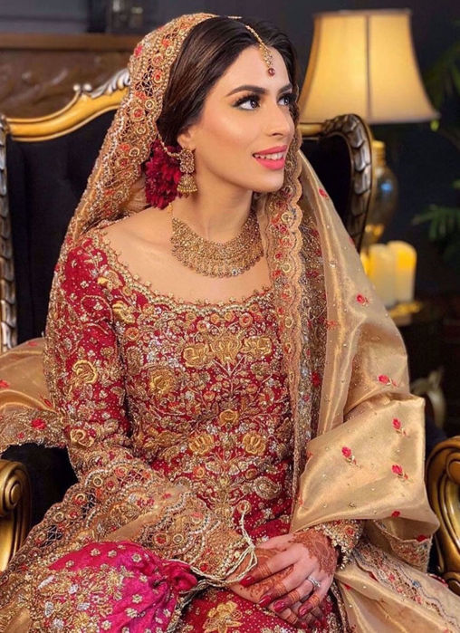 Eesha Lashari In A Stunning Scarlet Signature #Farahtalibaziz Ensemble Accentuated With Intricate Zardozi And Aari Embellishments.