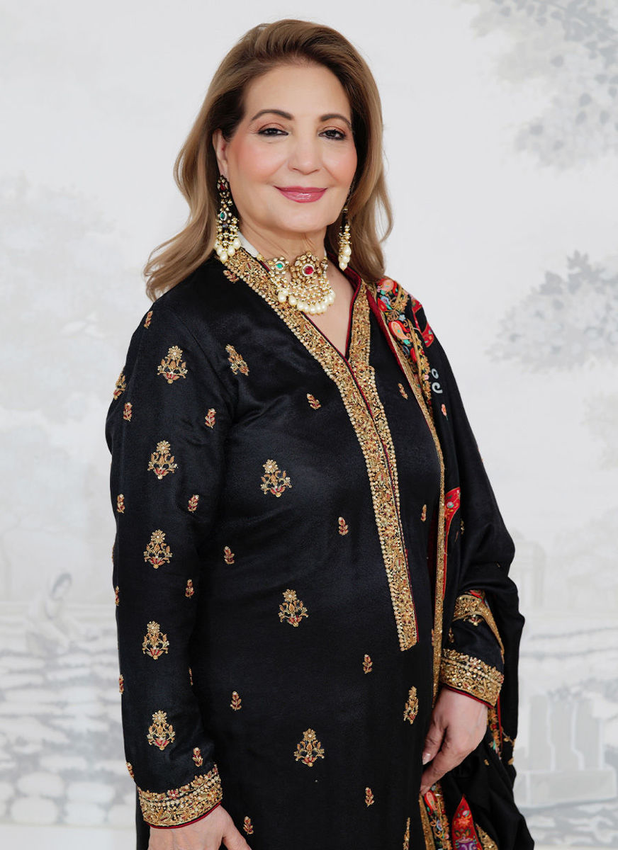 Mirea Black Shirt And Miniature Chaadar