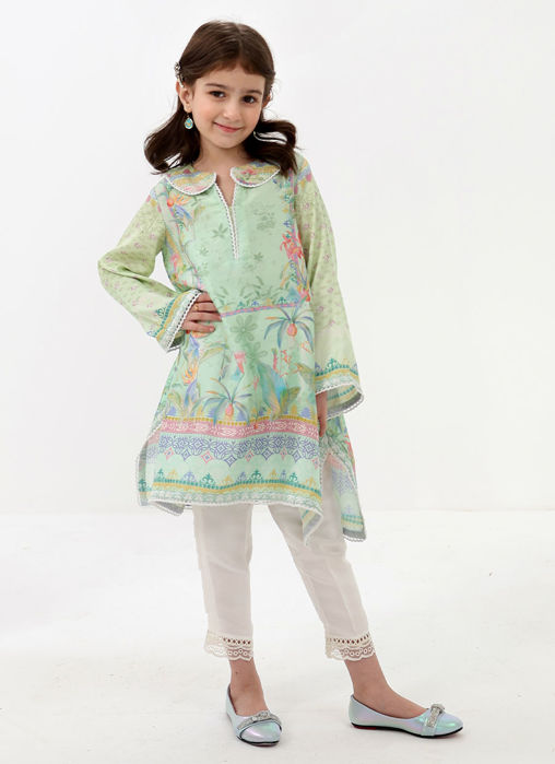 Picture of Elina Mini