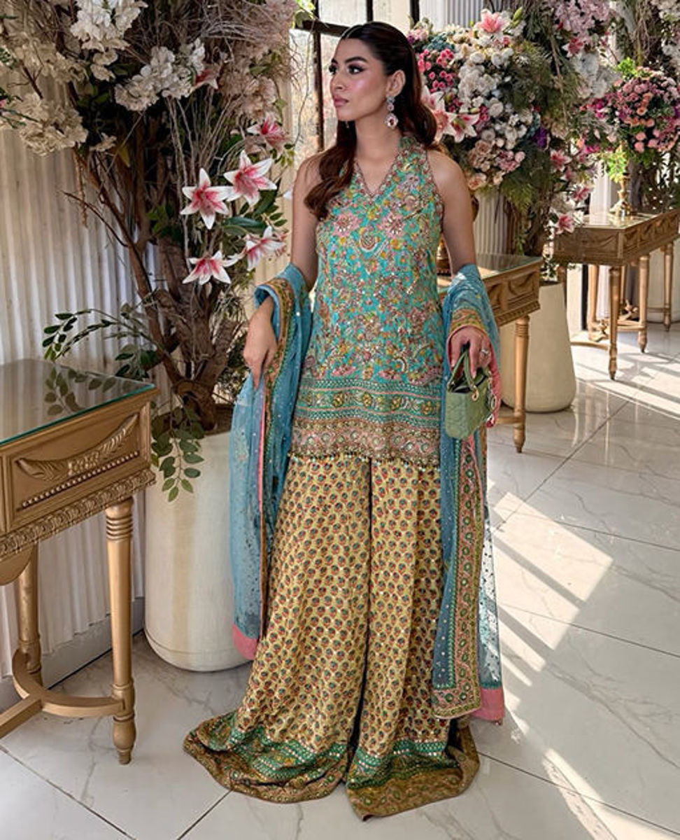 Aiman qureshi in Ryenna Blockprinted Short Shirt And Dhaka