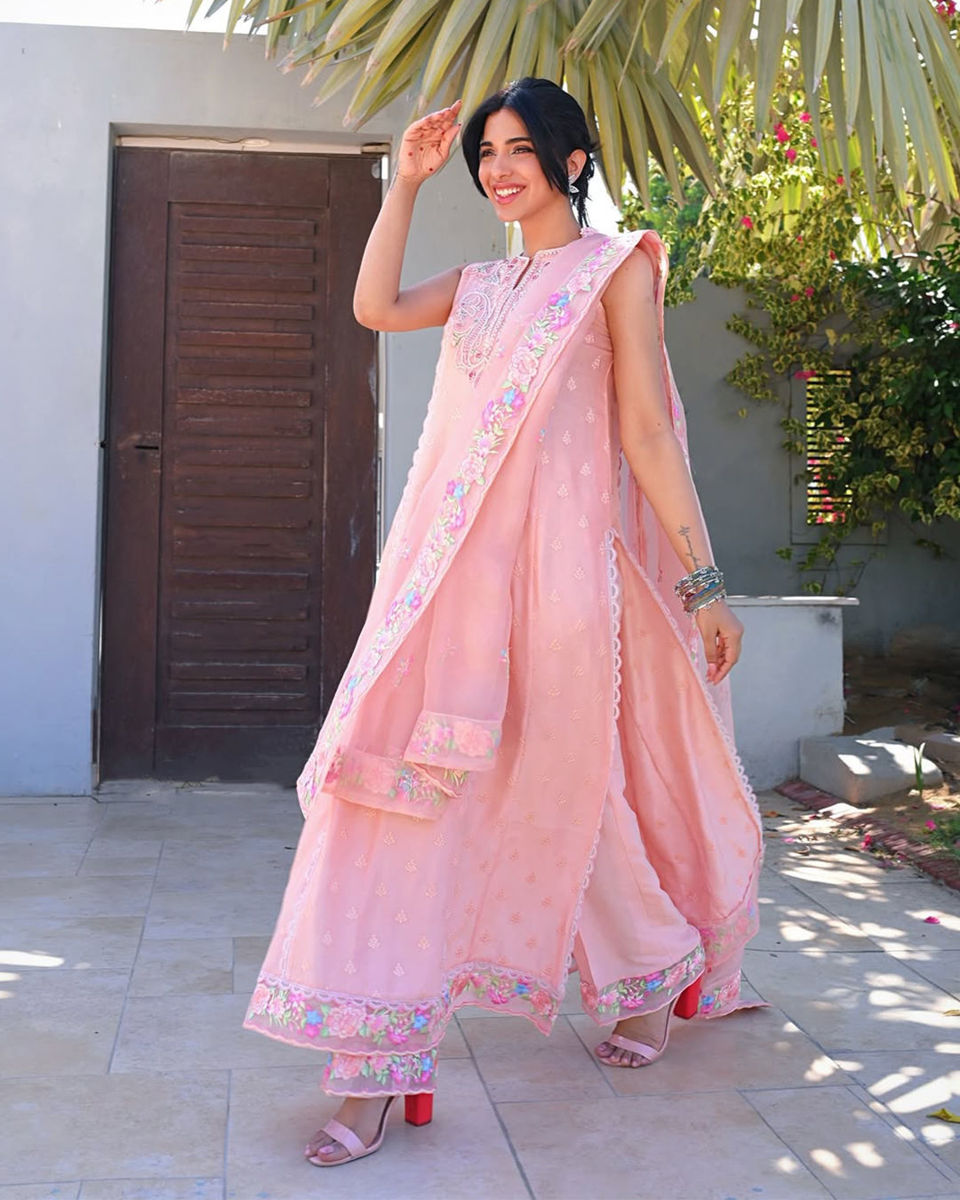 Sonya Hussayn in Rosé Reverie Shirt And Dupatta