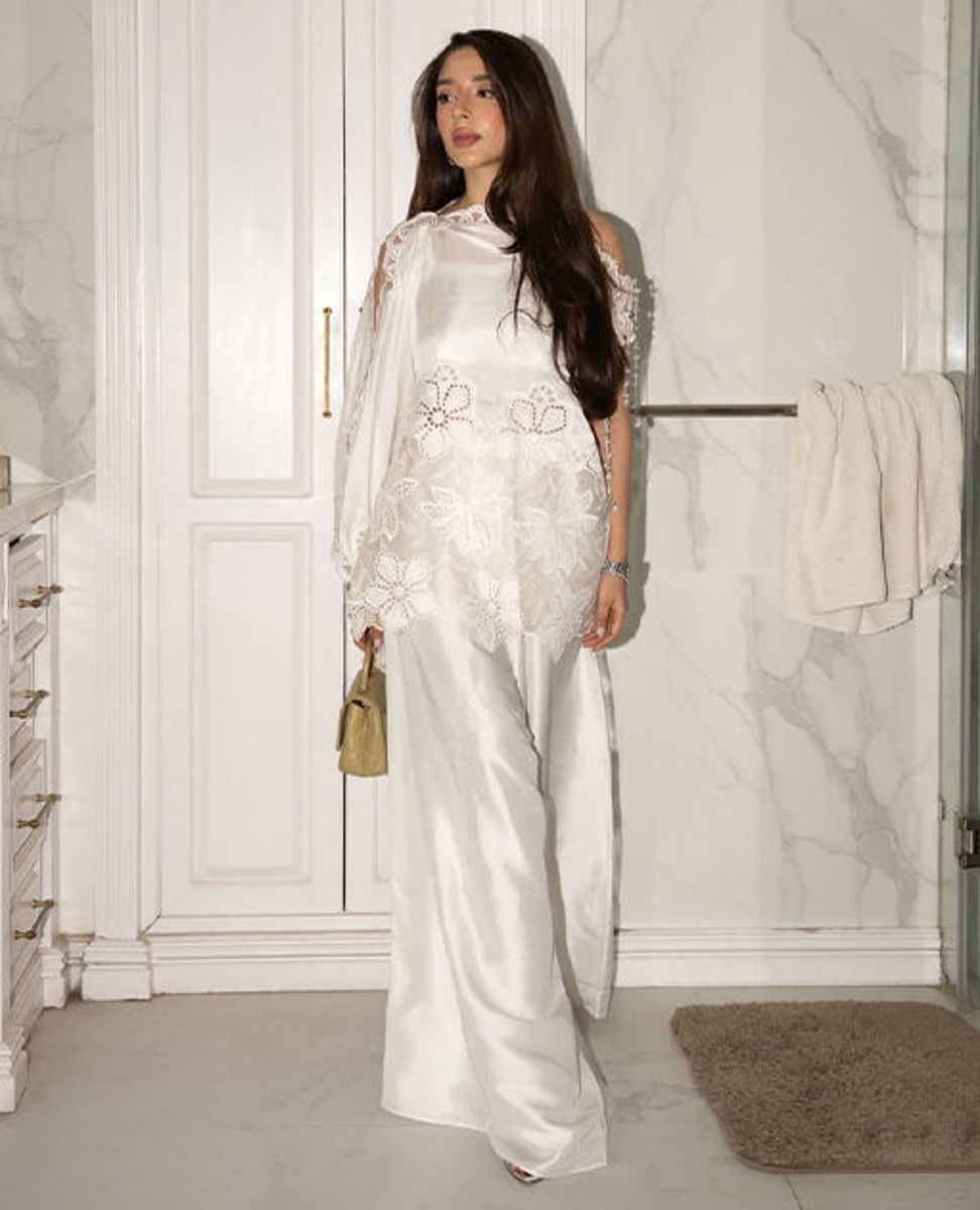 Alyana shamsii stuns in the Marlene Top