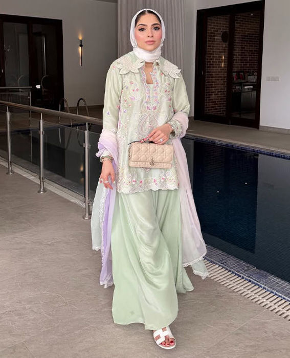 Manal stuns this Eid in Minaara Shirt and Dupatta