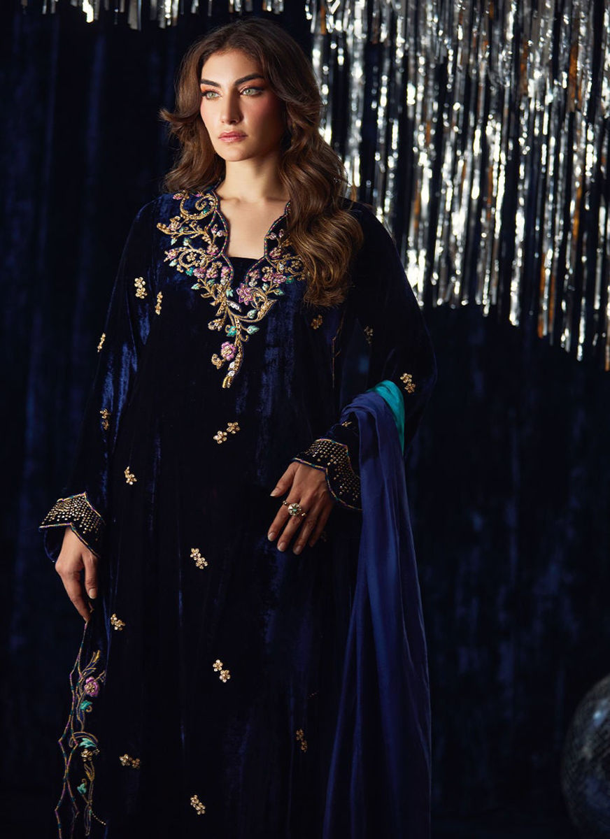 Valeh Navy Shirt And Dupatta with pants